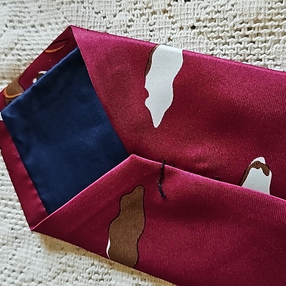 Looney Tunes Motorcycle Tie - Picture 5 of 7